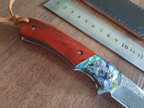 Damascus VG-10 Stainless Steel folding knife, RAZOR Sharp, Rosewood & Shell handle.