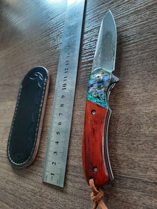 Damascus VG-10 Stainless Steel folding knife, RAZOR Sharp, Rosewood & Shell handle.