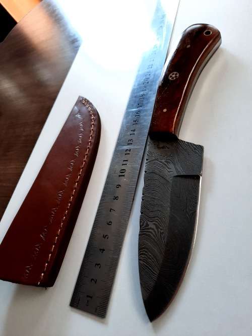 Handmade Damascus steel HUNTING  knife with WOODEN handle scales.  NEW STOCK !!