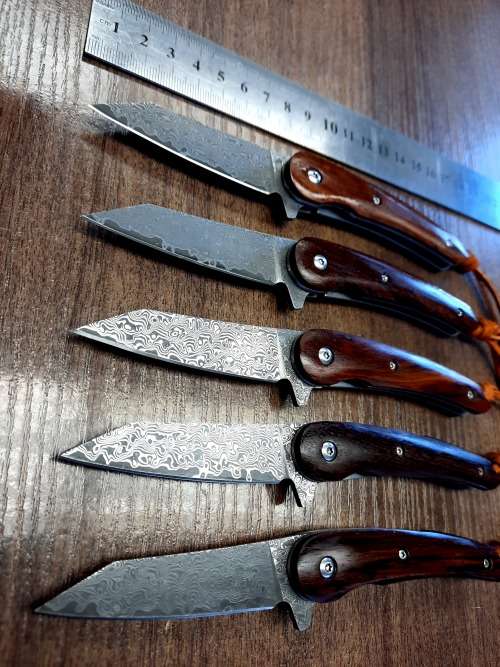 Damascus VG-10 Stainless Steel folding knife, RAZOR Sharp, New Stock, High Quality, FREE Bracelet.