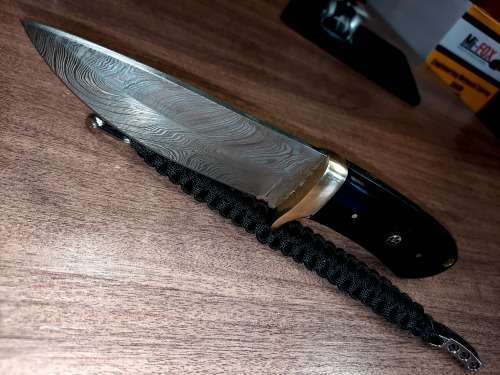 Handmade Damascus steel HUNTING  knife with BULL HORN handle scales. FREE Bracelet !!!!