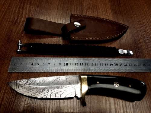 Handmade Damascus steel HUNTING  knife with BULL HORN handle scales. FREE Bracelet !!!!