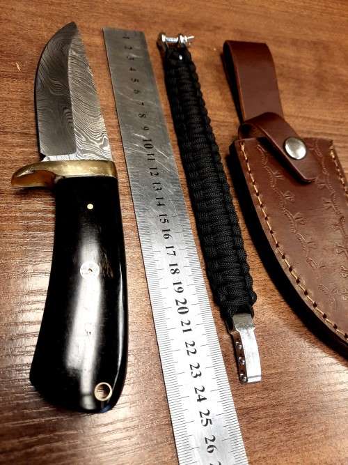 Handmade Damascus steel HUNTING  knife with BULL HORN handle scales. FREE Bracelet !!!!