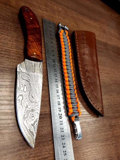 Handmade Damascus steel HUNTING  knife with WOODEN handle scales. FREE survival Bracelet !!!! !!