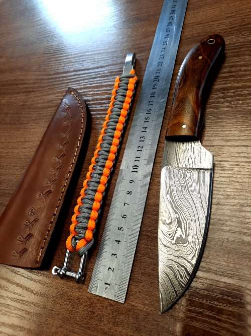 Handmade Damascus steel HUNTING  knife with WOODEN handle scales. FREE survival Bracelet !!!! !!