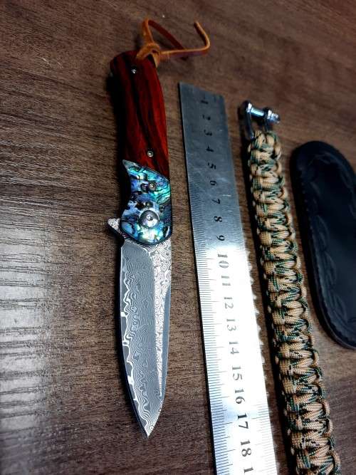 Damascus VG-10 Stainless Steel folding knife, RAZOR Sharp, Rosewood & Shell handle. FREE BRACELET !!