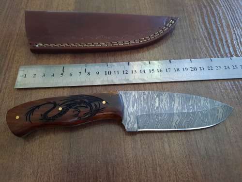 Handmade Damascus steel HUNTING Knife with Wooden handle scales  engraved. Free leather sheath.