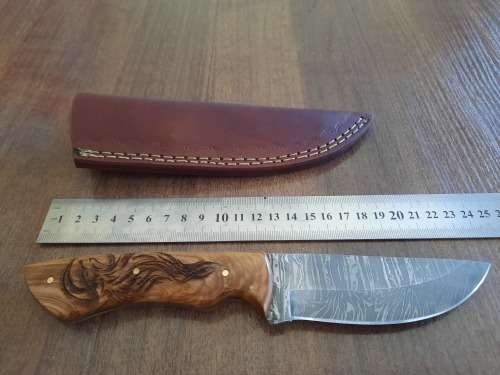 Handmade Damascus steel HUNTING Knife with Wooden handle scales, No leather included.
