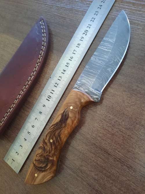 Handmade Damascus steel HUNTING Knife with Wooden handle scales, No leather included.