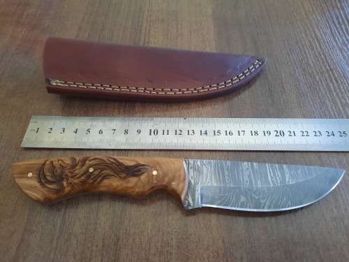 Handmade Damascus steel HUNTING Knife with Wooden handle scales, No leather included.