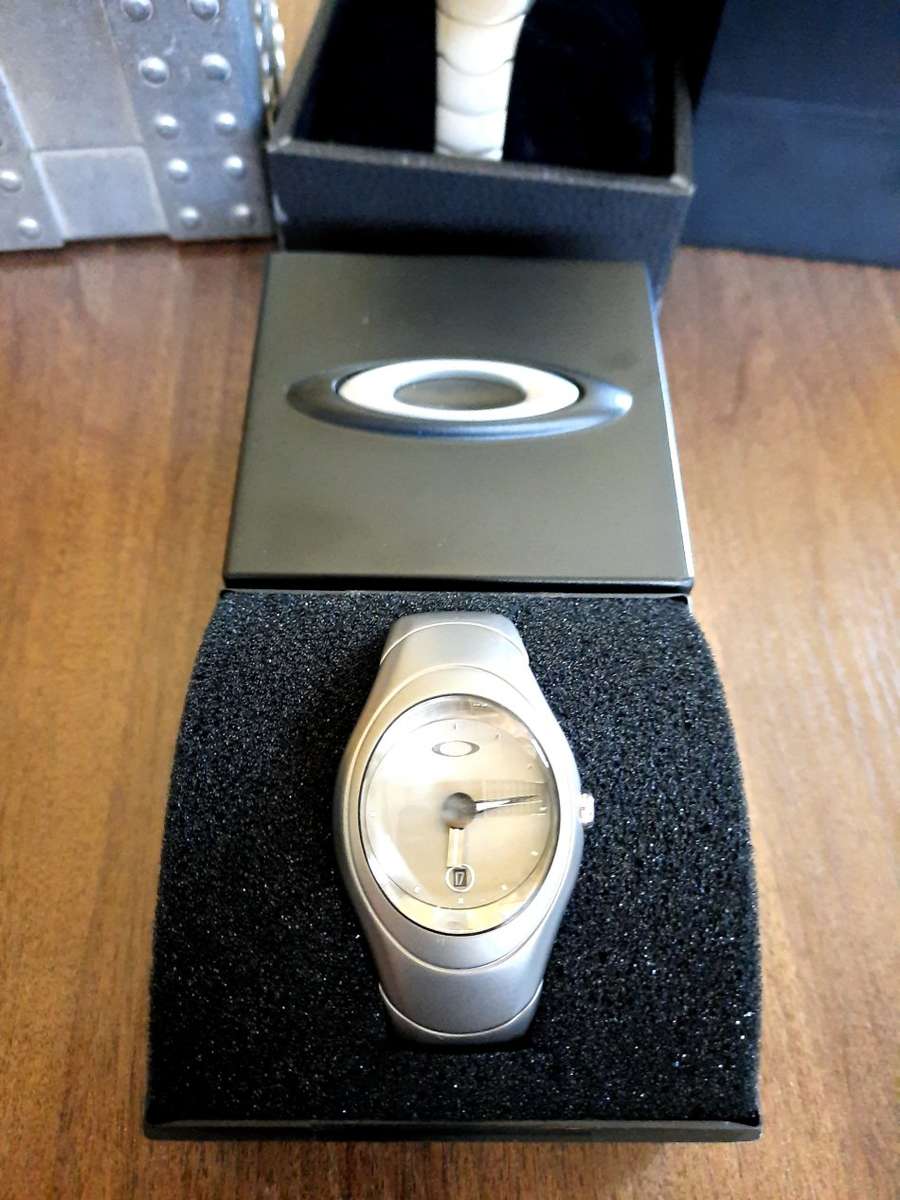 Unisex Titanium Oakley "TimeBomb" Watch, Inertial Generator World Movement. X-Metal Titanium