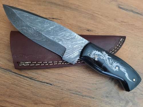 Handmade Damascus steel HUNTING  knife with BULL HORN handle scales. PLEASE READ Description.  !