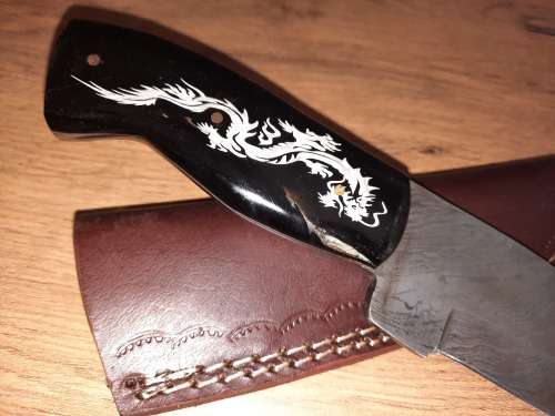 Handmade Damascus steel HUNTING  knife with BULL HORN handle scales. PLEASE READ Description.  !