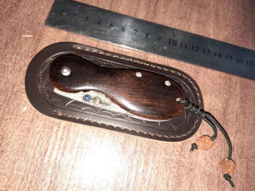 Damascus VG-10 Stainless Steel folding knife, RAZOR Sharp, New Stock, High Quality, Ebony handle.