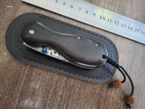 Damascus VG-10 Stainless Steel folding knife, RAZOR Sharp, New Stock, High Quality, Ebony handle.