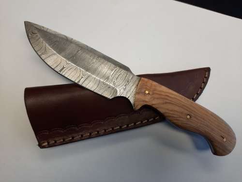 Handmade Damascus steel HUNTING Knife with Wooden handle scales. The exact knife you will receive.