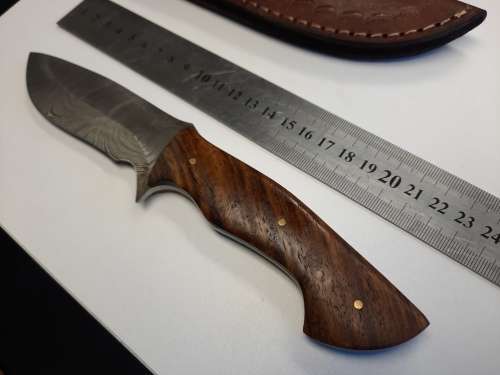 Handmade Damascus steel HUNTING Knife with Wooden handle scales. The exact knife you will receive.