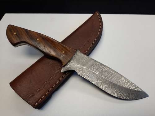 Handmade Damascus steel HUNTING Knife with Wooden handle scales. The exact knife you will receive.