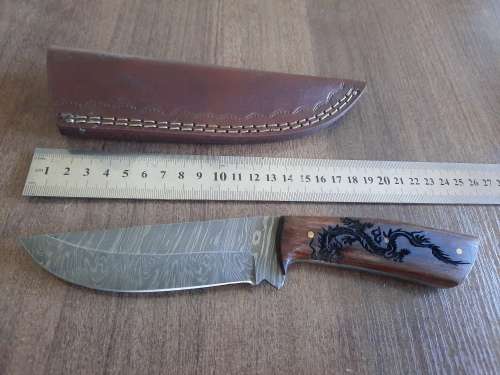Handmade Damascus steel HUNTING  knife with Wooden handle scales. Forging error, please see pictures