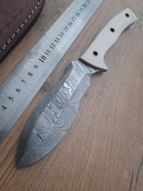 Handmade Damascus steel HUNTING  knife with Epoxy Resin handle scales. READ Description please.