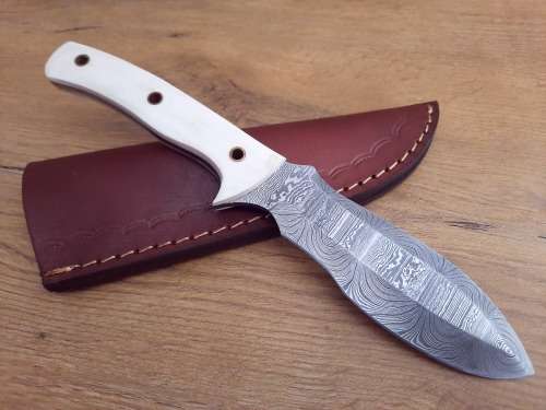 Handmade Damascus steel HUNTING  knife with Epoxy Resin handle scales. READ Description please.