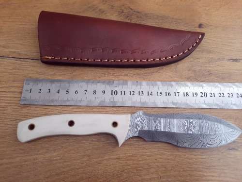 Handmade Damascus steel HUNTING  knife with Epoxy Resin handle scales. READ Description please.