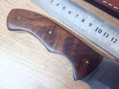 Handmade Damascus steel HUNTING  knife with Wooden handle scales.