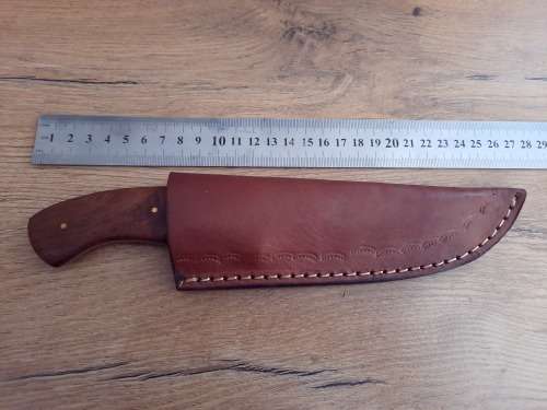 Handmade Damascus steel HUNTING  knife with Wooden handle scales.