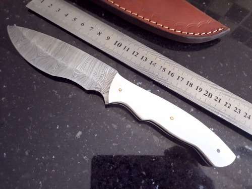 Handmade Damascus steel HUNTING  knife with Epoxy Resin handle scales.