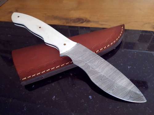 Handmade Damascus steel HUNTING  knife with Epoxy Resin handle scales.