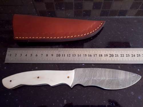 Handmade Damascus steel HUNTING  knife with Epoxy Resin handle scales.