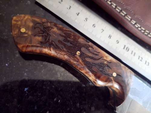 Handmade Damascus steel HUNTING  knife with Wooden handle scales.