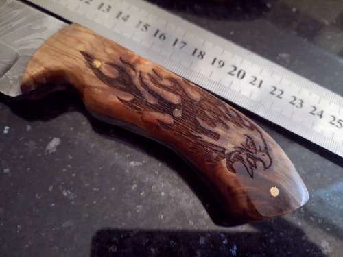 Handmade Damascus steel HUNTING  knife with Wooden handle scales.