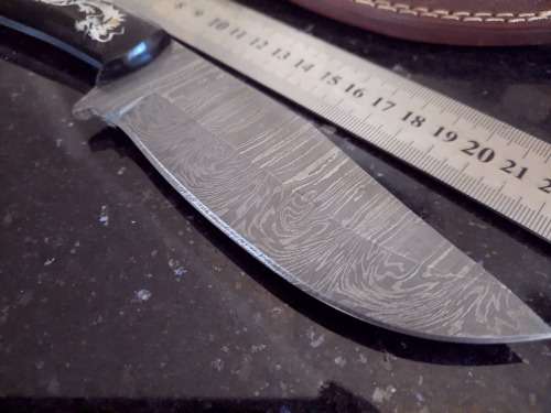 Handmade Damascus steel HUNTING  knife with Bull Horn handle scales.