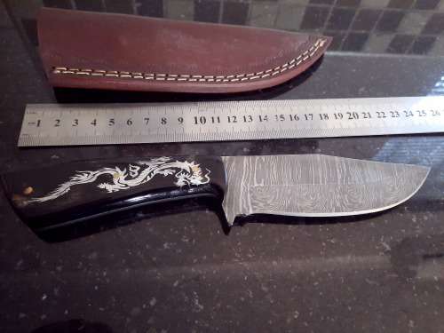 Handmade Damascus steel HUNTING  knife with Bull Horn handle scales.