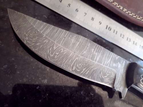 Handmade Damascus steel HUNTING  knife with Bull Horn handle scales.