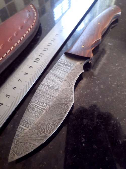 Handmade Damascus steel HUNTING  knife with Wooden handle scales. Please read description.