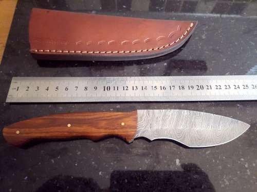 Handmade Damascus steel HUNTING  knife with Wooden handle scales. Please read description.
