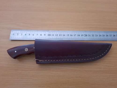 Handmade Damascus steel HUNTING  knife with Wooden handle scales.