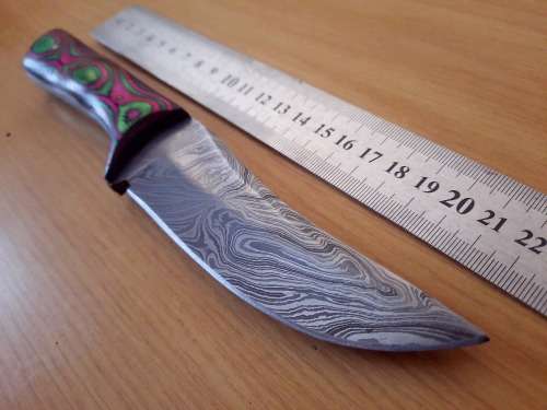 Handmade Damascus steel HUNTING  knife with Wooden handle scales. Please read description.
