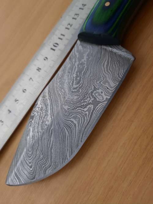 Handmade Damascus steel HUNTING  knife with Wooden handle scales. Please read description.