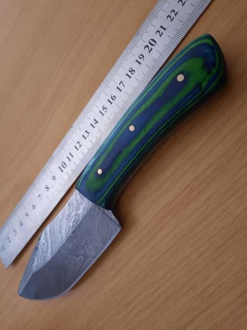 Handmade Damascus steel HUNTING  knife with Wooden handle scales. Please read description.