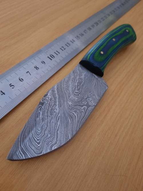 Handmade Damascus steel HUNTING  knife with Wooden handle scales. Please read description.