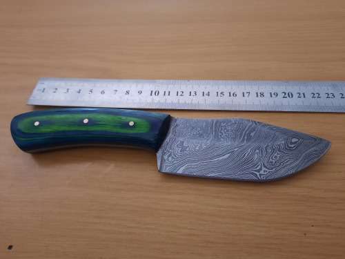 Handmade Damascus steel HUNTING  knife with Wooden handle scales. Please read description.