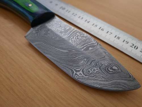 Handmade Damascus steel HUNTING  knife with Wooden handle scales. Please read description.