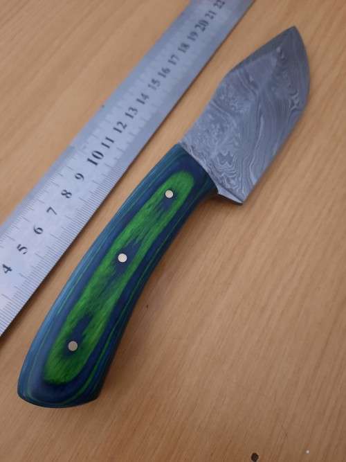 Handmade Damascus steel HUNTING  knife with Wooden handle scales. Please read description.