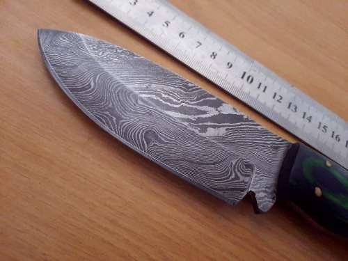 Handmade Damascus steel HUNTING  knife with Wooden handle scales. Please read description.