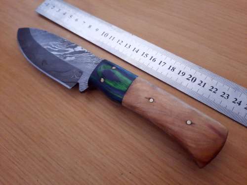 Handmade Damascus steel HUNTING  knife with Wooden handle scales. Please read description.