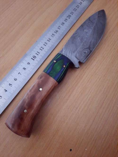 Handmade Damascus steel HUNTING  knife with Wooden handle scales. Please read description.