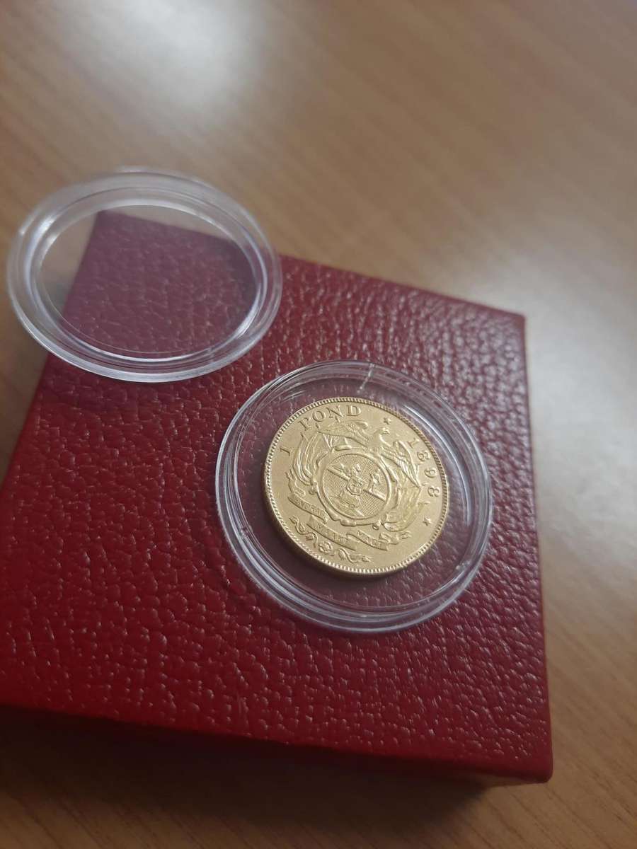 1898 ZAR Gold pond in very good condition after 126 of being minted, please see pictures.